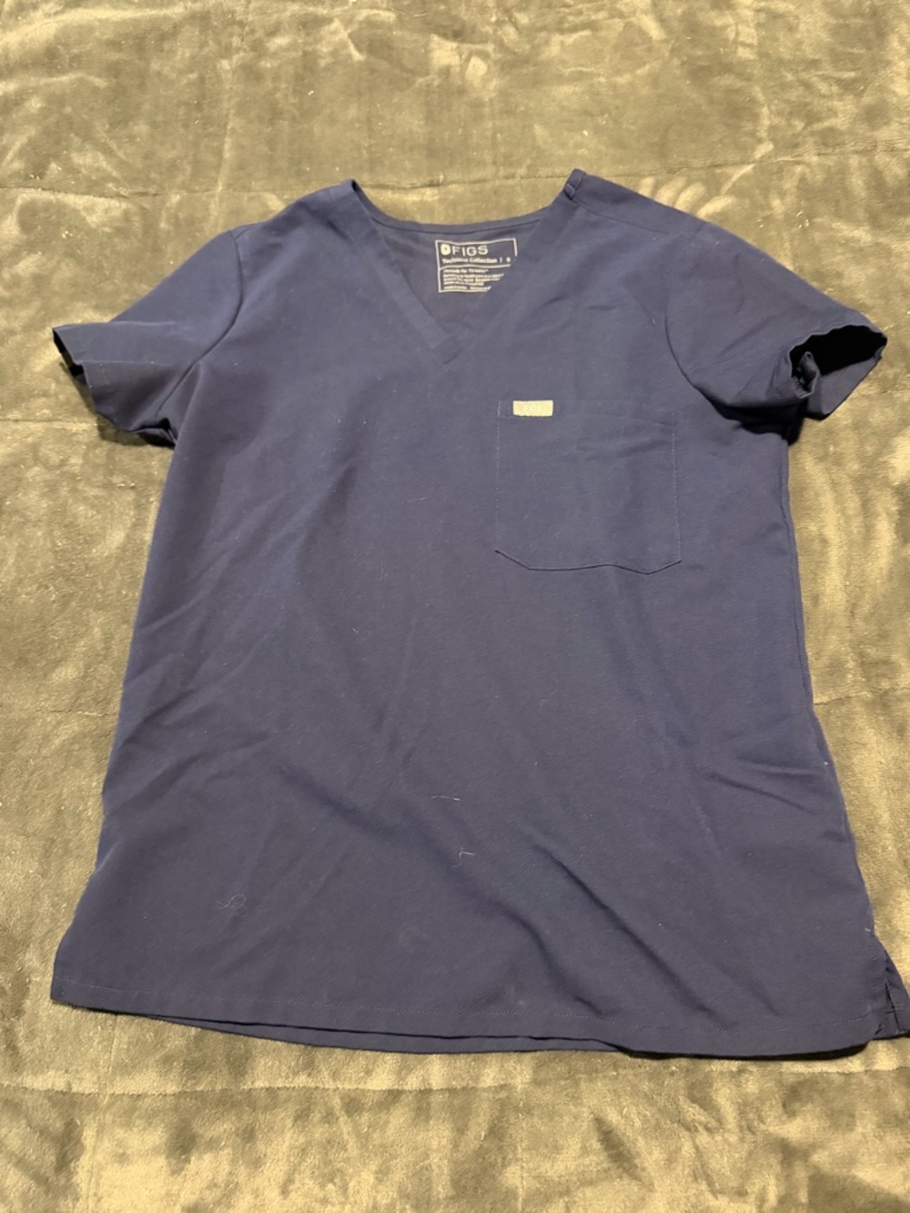 FIGS Women’s S Scrub Top Navy